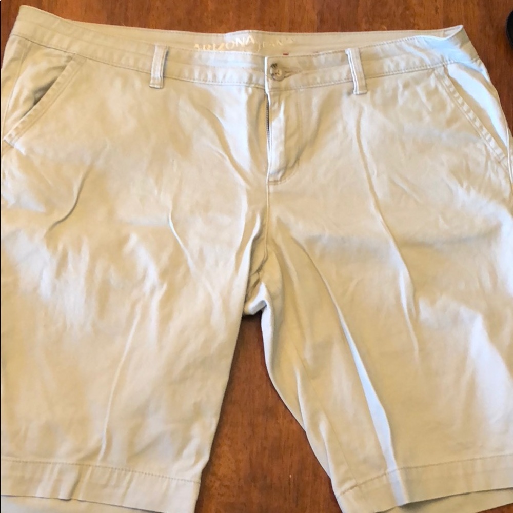 Arizona jeans shorts. Size 15.